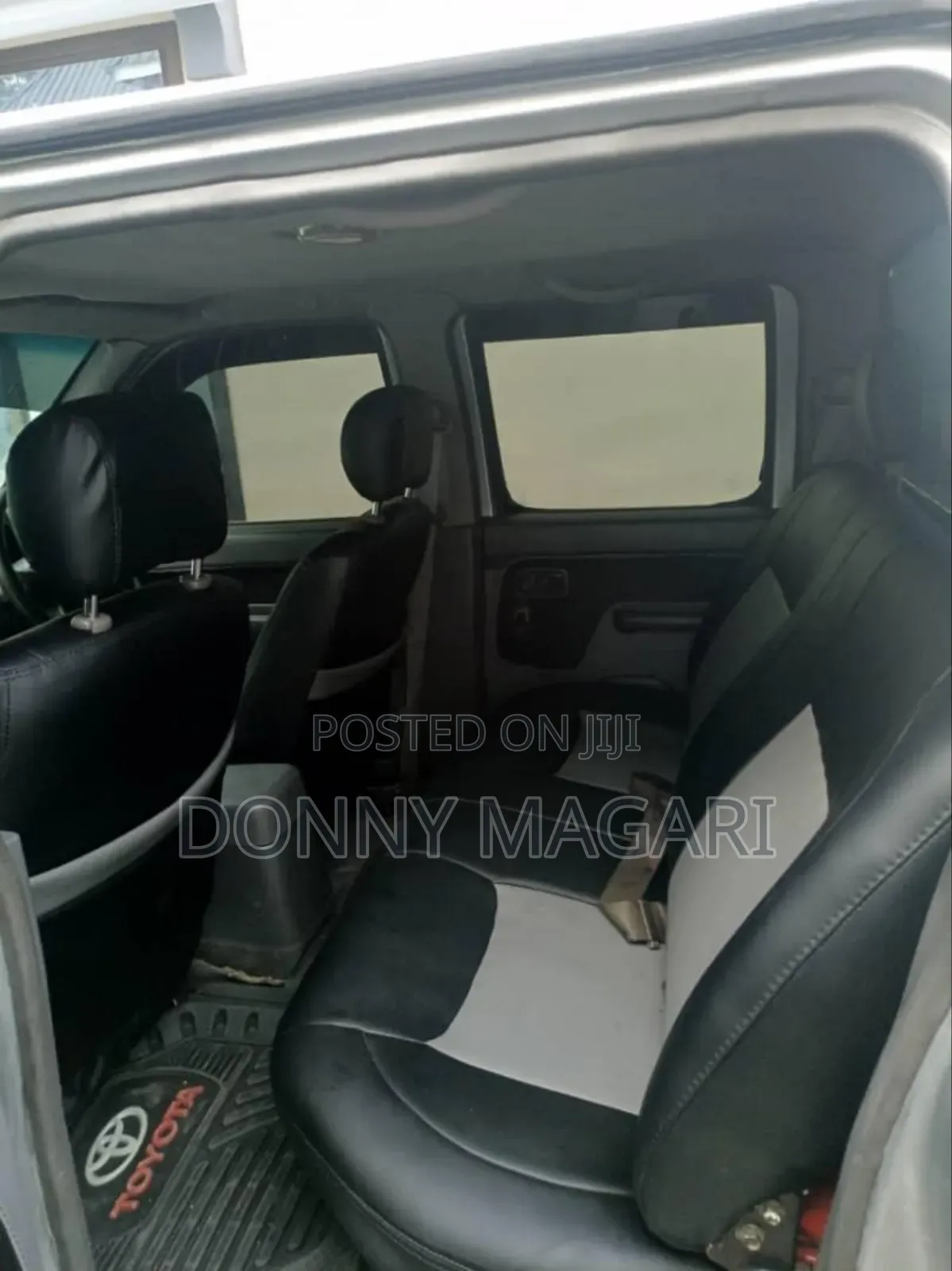 Nissan Hardbody 2010 Gray
