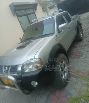 Nissan Hardbody 2010 Gray