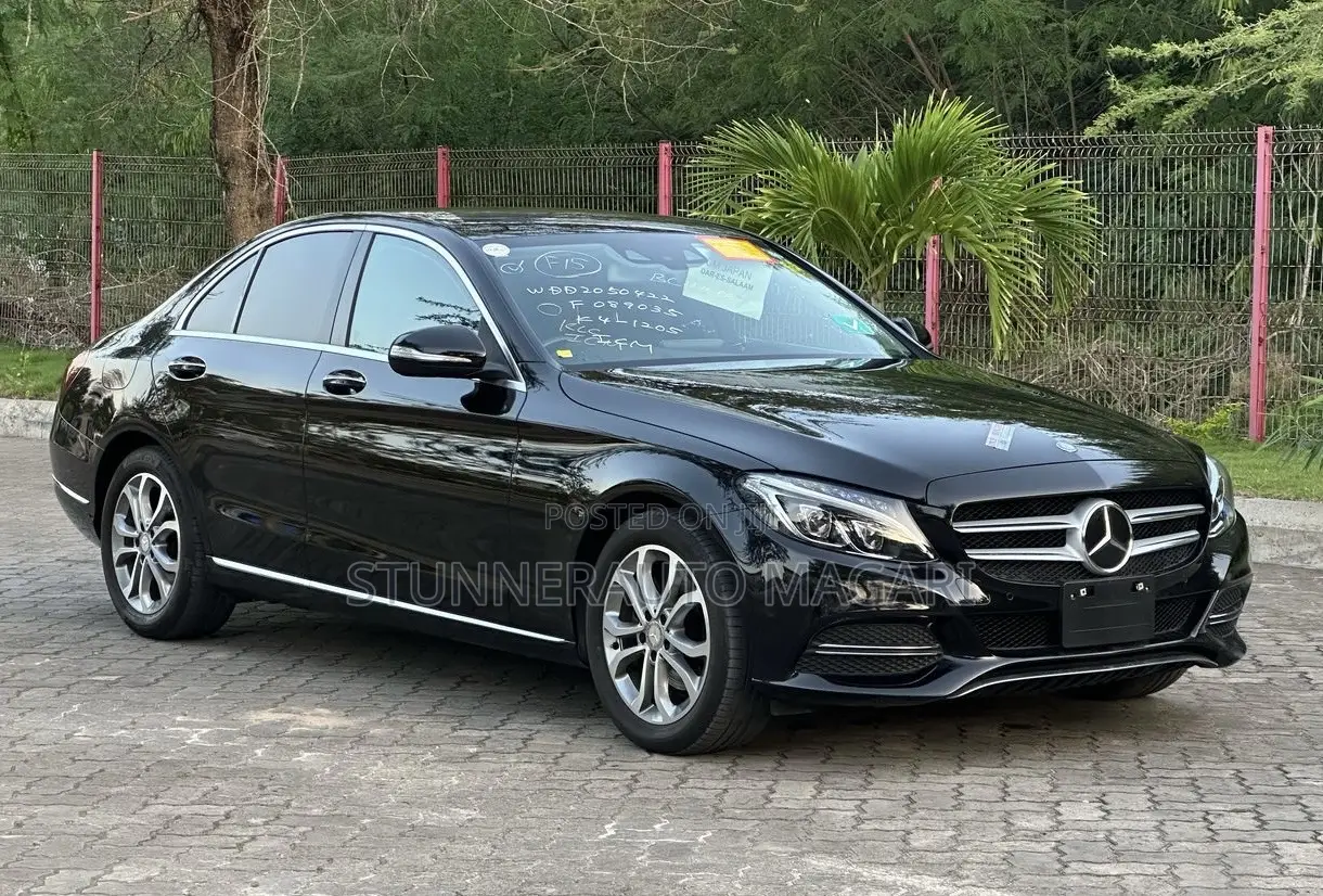 Mercedes-Benz C200 2014 Black