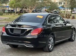 Mercedes-Benz C200 2014 Black