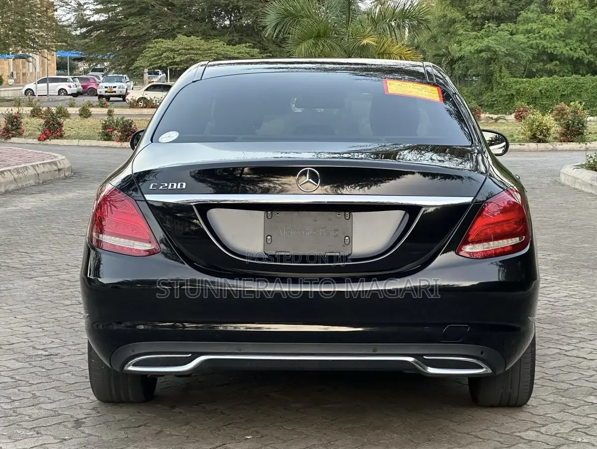 Mercedes-Benz C200 2014 Black