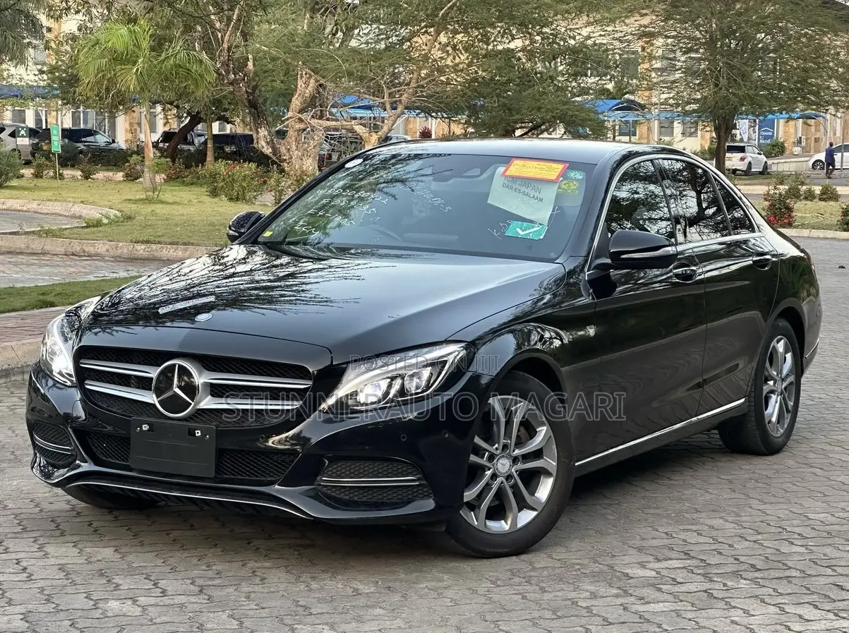 Mercedes-Benz C200 2014 Black