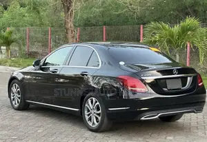 Mercedes-Benz C200 2014 Black