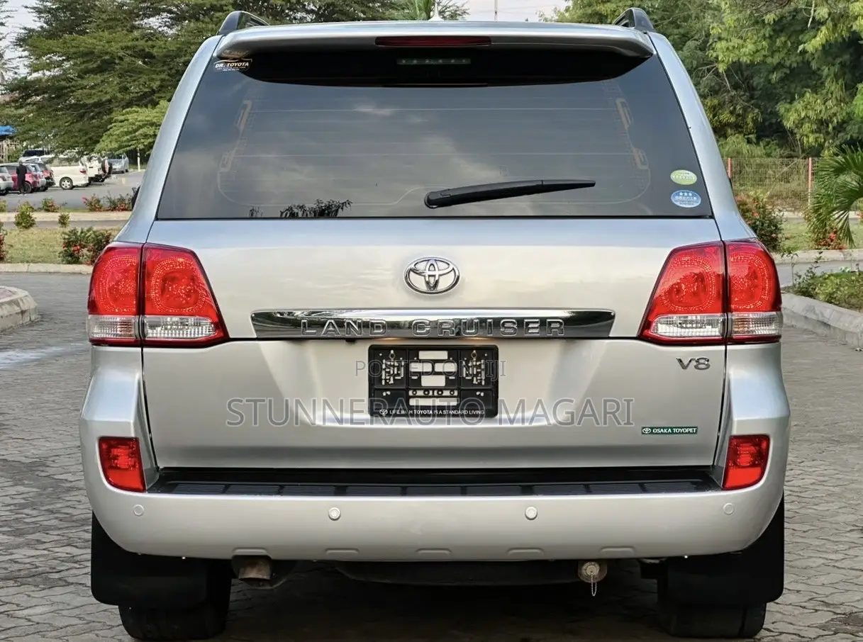 Toyota Land Cruiser 2009 Silver