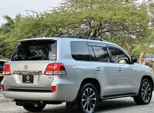 Toyota Land Cruiser 2009 Silver
