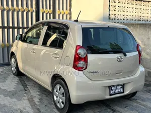 Toyota Passo 2012 Beige