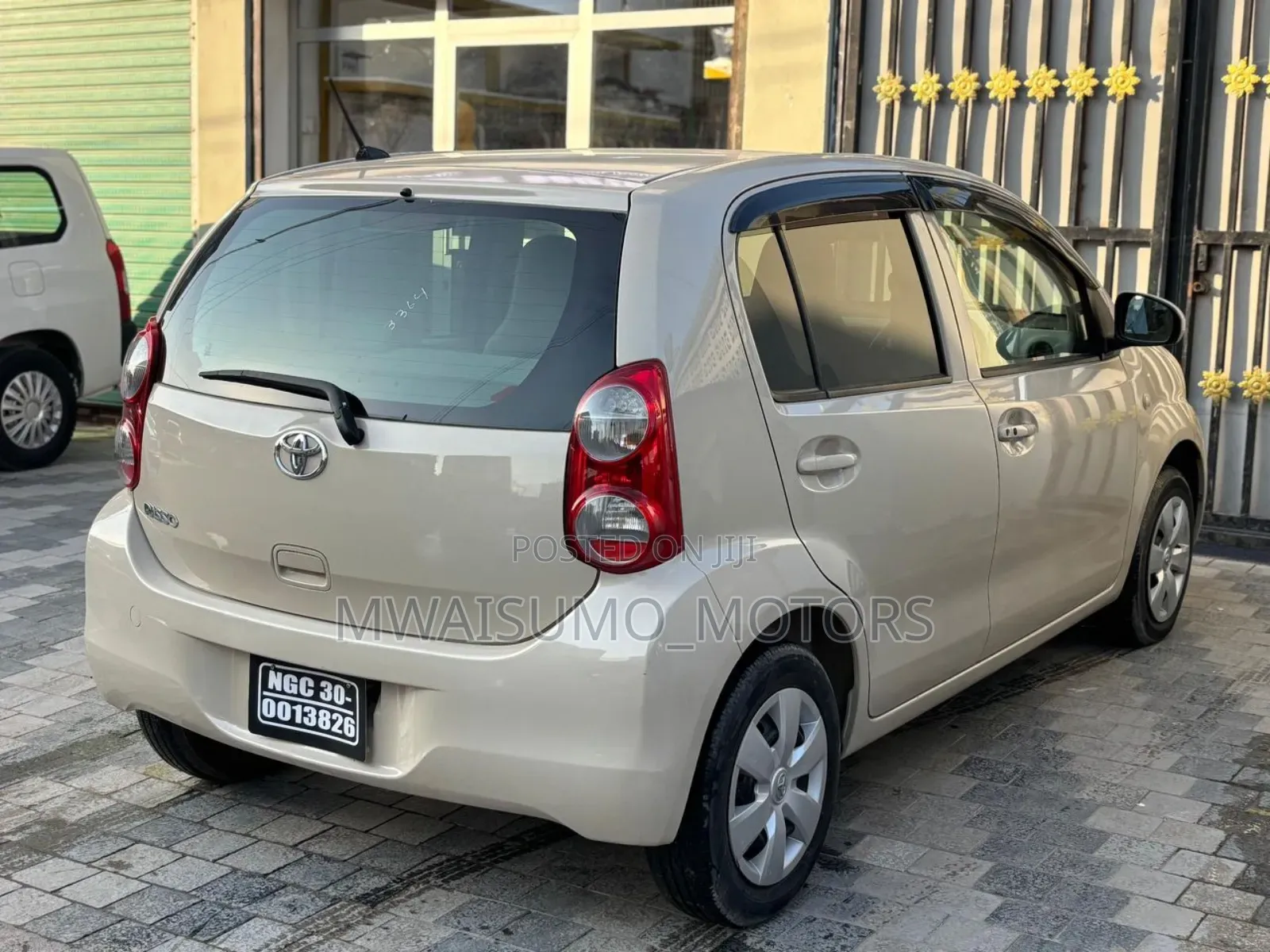 Toyota Passo 2012 Beige