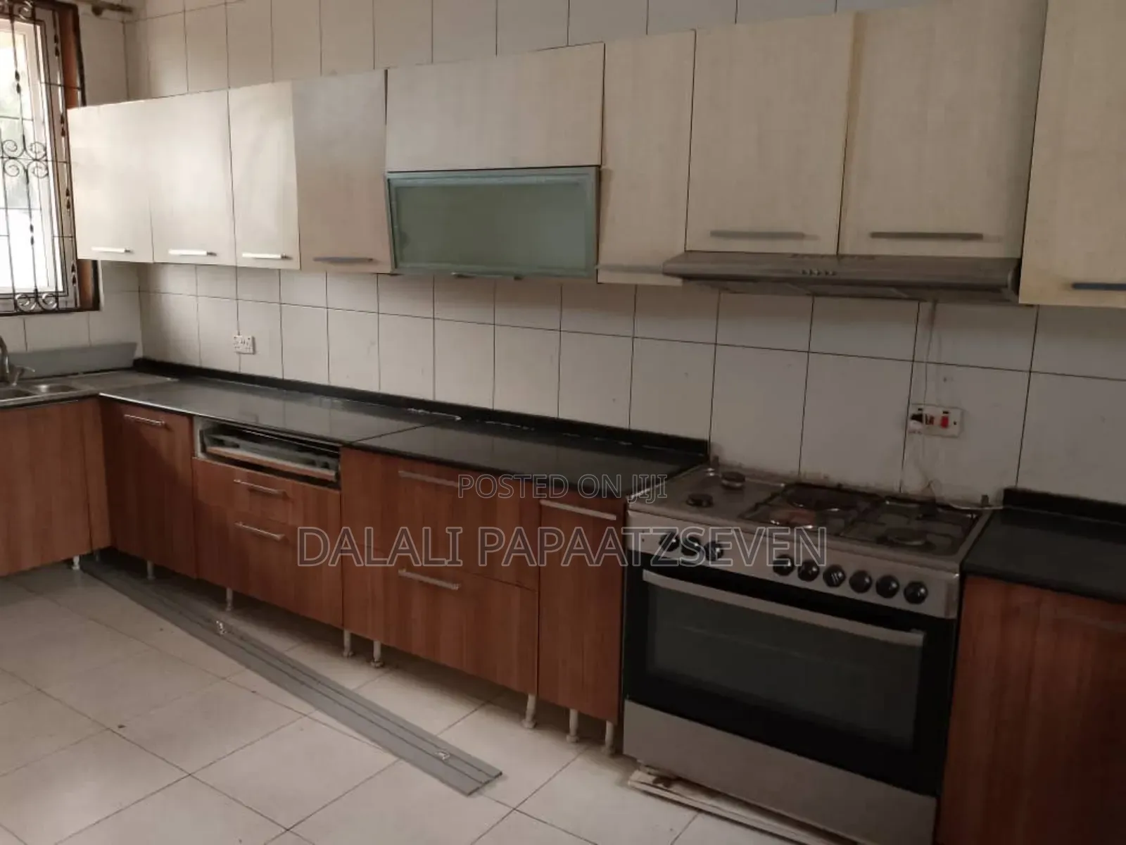 5bdrm House in Dalalipapaatzseven, Bunju for rent