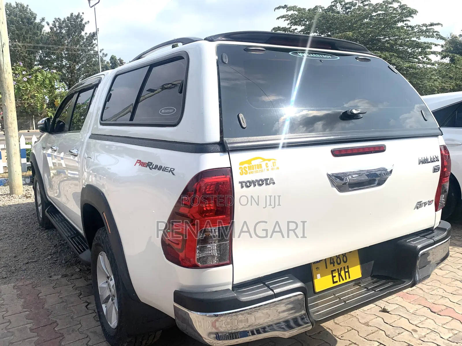 Toyota Hilux 2020 White