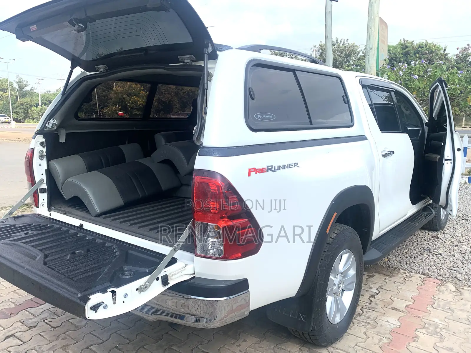 Toyota Hilux 2020 White