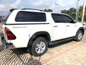 Toyota Hilux 2020 White
