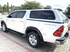 Toyota Hilux 2020 White