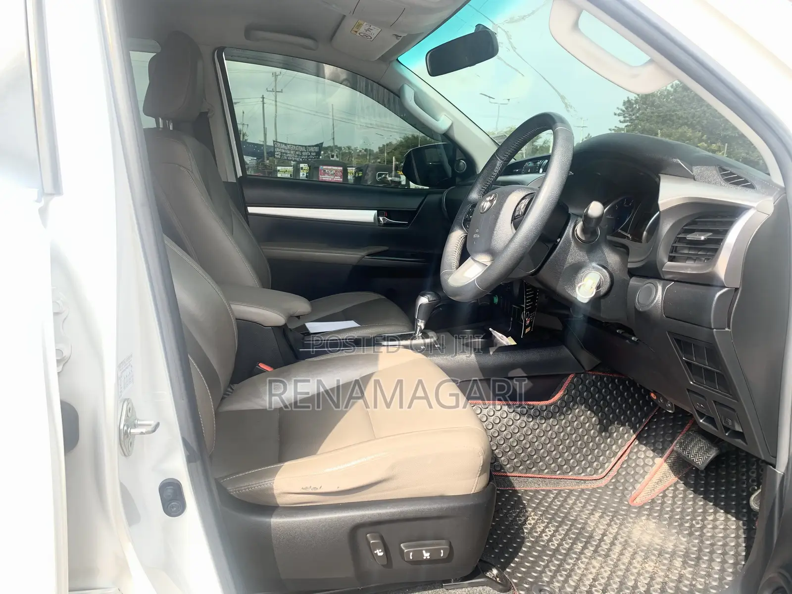 Toyota Hilux 2020 White