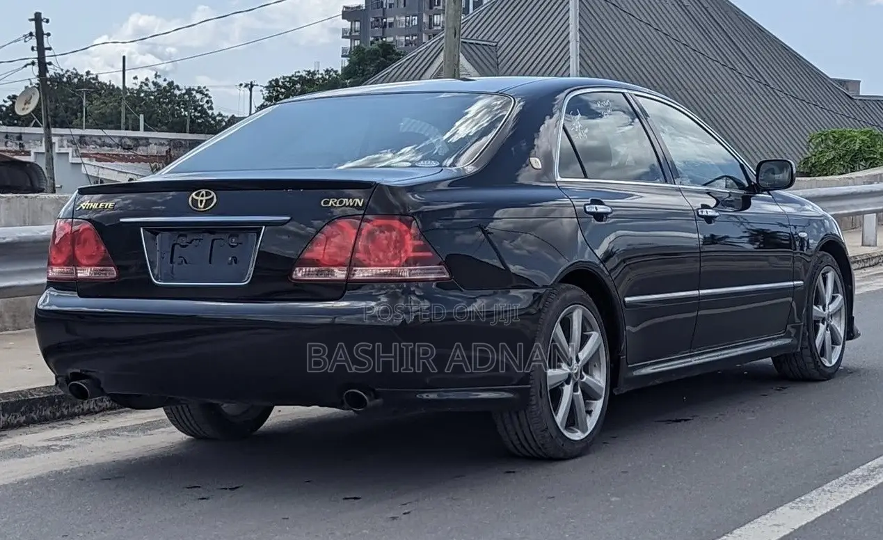 Toyota Crown 2006 Black
