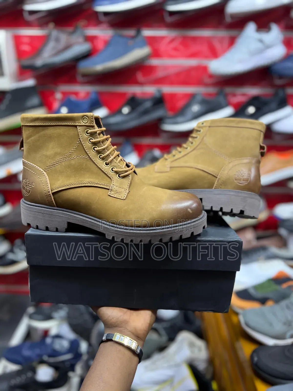 Men's Timberlands With High Cuttings Completely Durable