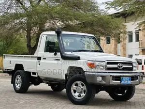 Toyota Land Cruiser 2013 White