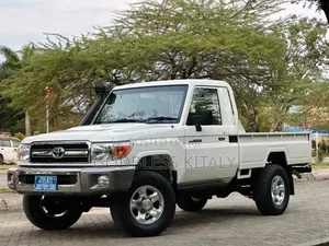 Toyota Land Cruiser 2013 White