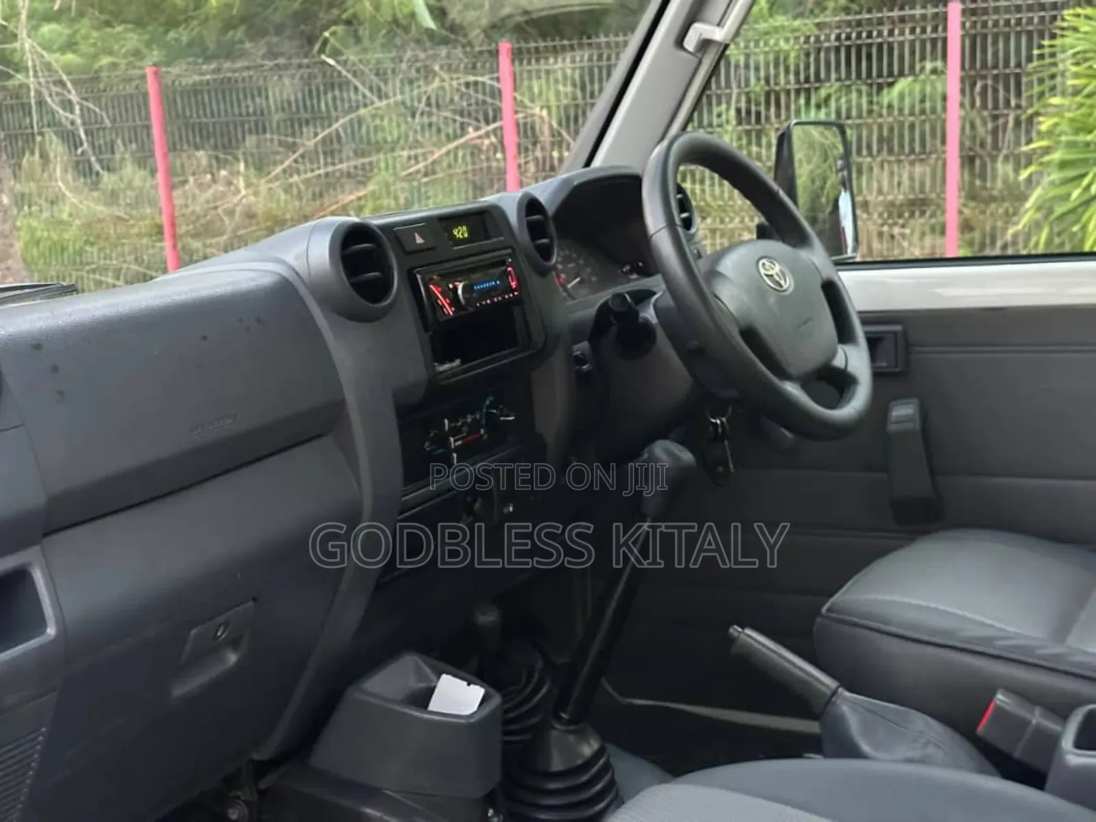 Toyota Land Cruiser 2013 White
