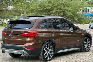 BMW X1 xDrive28i AWD 2016 Brown