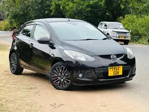 Photo - Mazda Demio 2010 Black