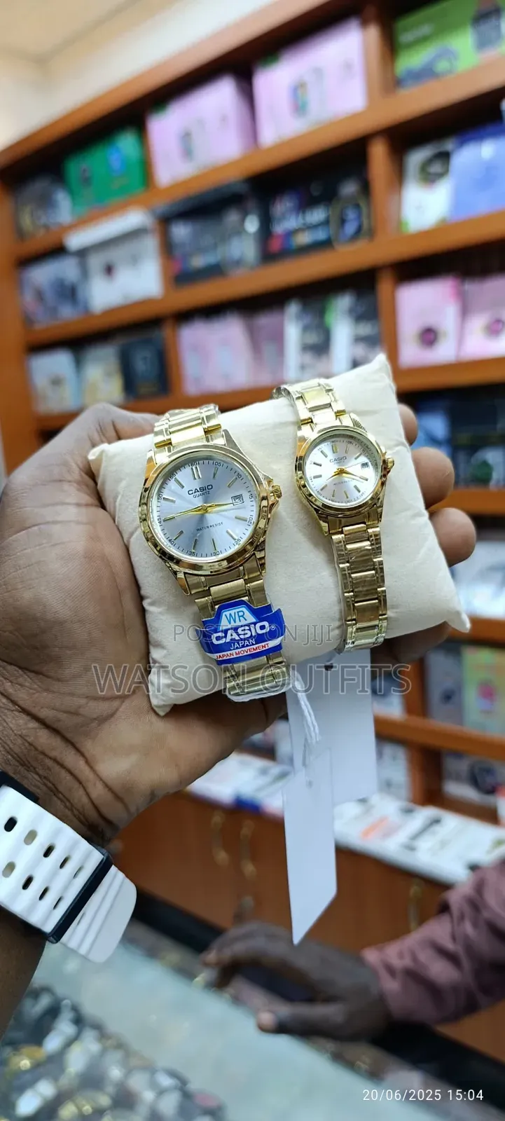 Unisex Waterproof Analog Watches New and Original