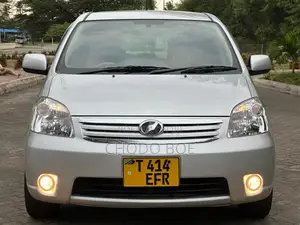Toyota Raum 2008 Silver