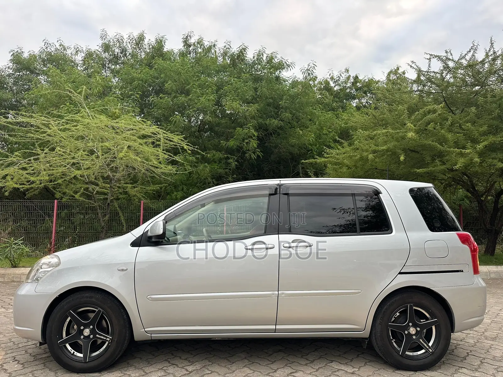 Toyota Raum 2008 Silver
