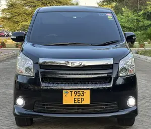 Photo - Toyota Noah 2.0 143hp FWD (7 Seater) 2008 Black