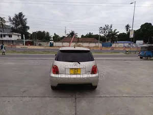 Toyota IST 2004 Beige