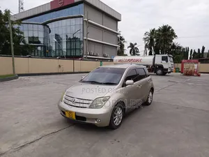 Toyota IST 2004 Beige
