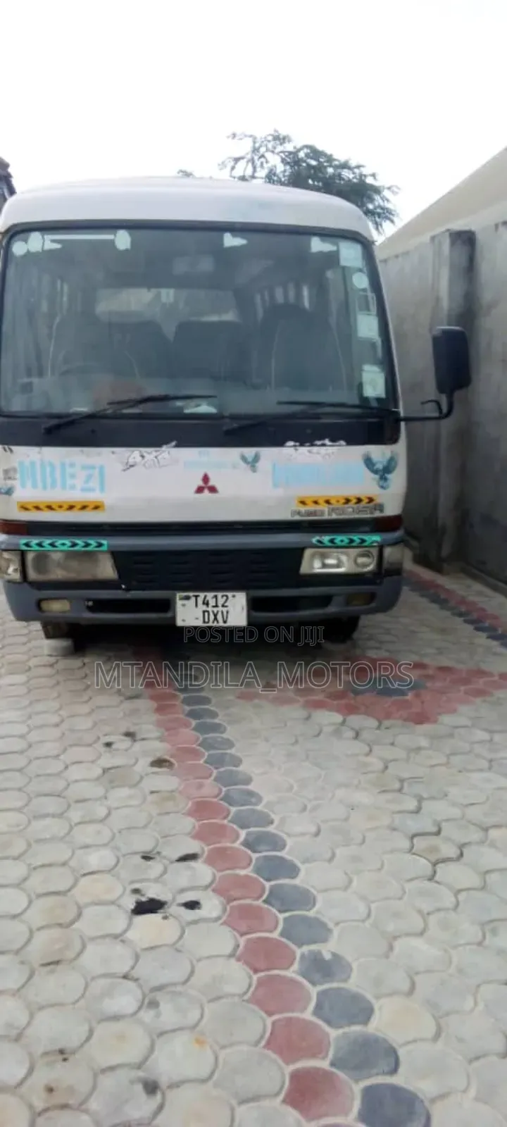 Mitsubishi Fuso Rosa 2000 White