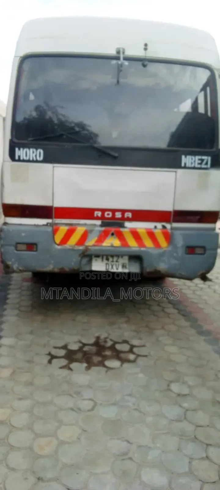 Mitsubishi Fuso Rosa 2000 White