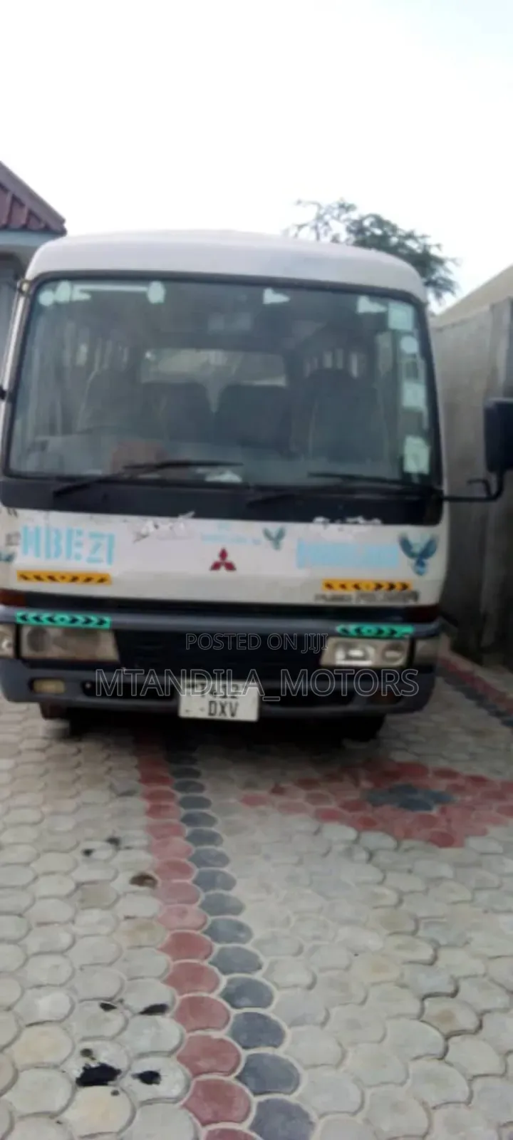 Mitsubishi Fuso Rosa 2000 White
