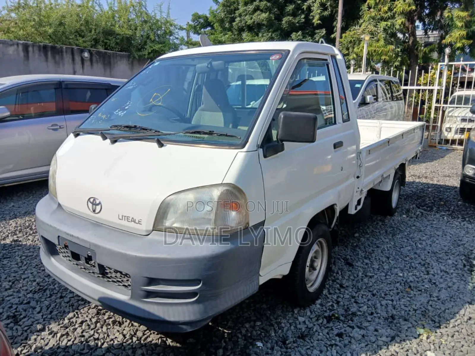 Toyota Lite-ace 2003 White