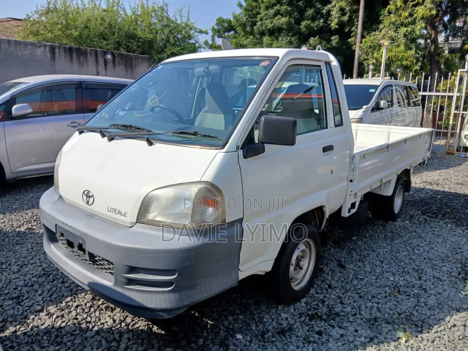 Toyota Lite-ace 2003 White