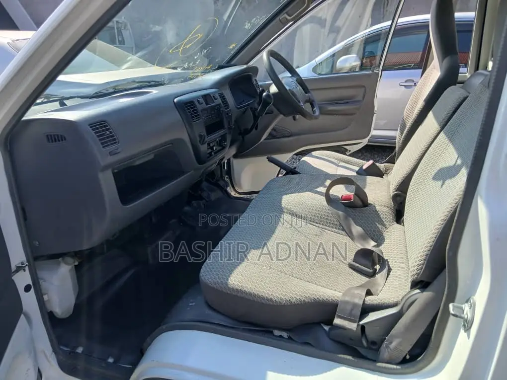Toyota Liteace 1 Tonne Mpya(Unregistered) Chasis.