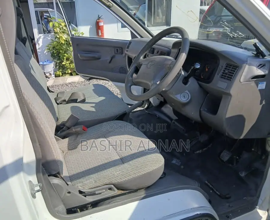 Toyota Liteace 1 Tonne Mpya(Unregistered) Chasis.