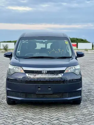 Photo - Toyota Spade 1.3 2014 Gray
