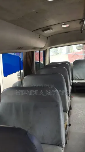 Mitsubishi Fuso Rosa 1998 White