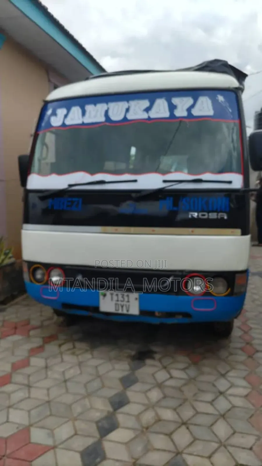 Mitsubishi Fuso Rosa 1998 White