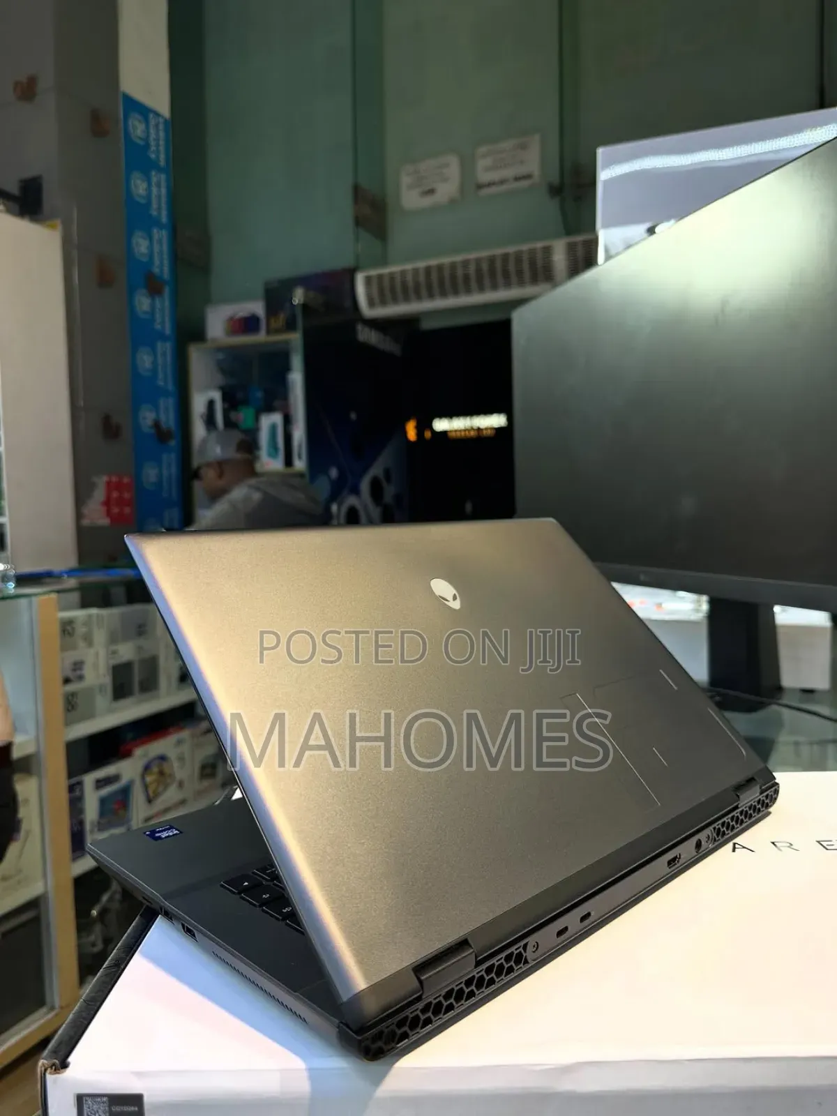 New Laptop Dell Alienware M16 R2 32GB Intel Core Ultra 9 SSD 1T