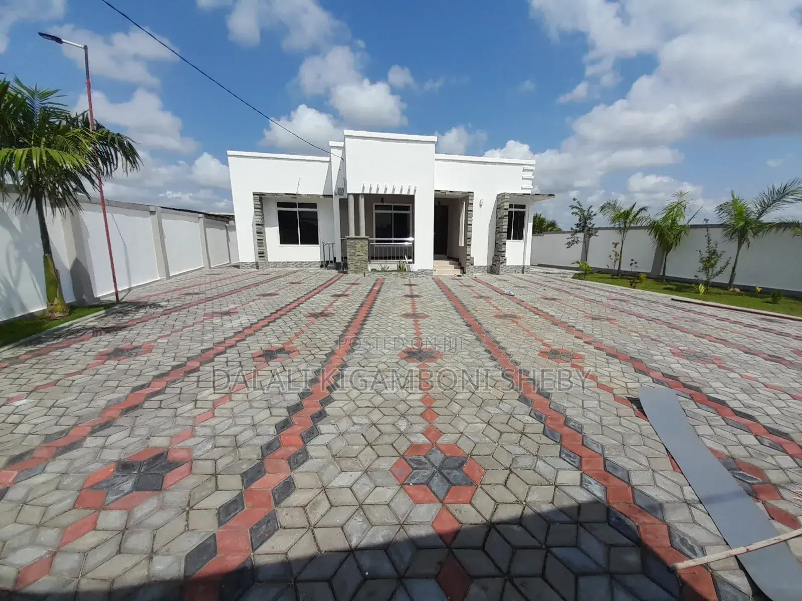 4bdrm House in Kigamboni Dege for sale