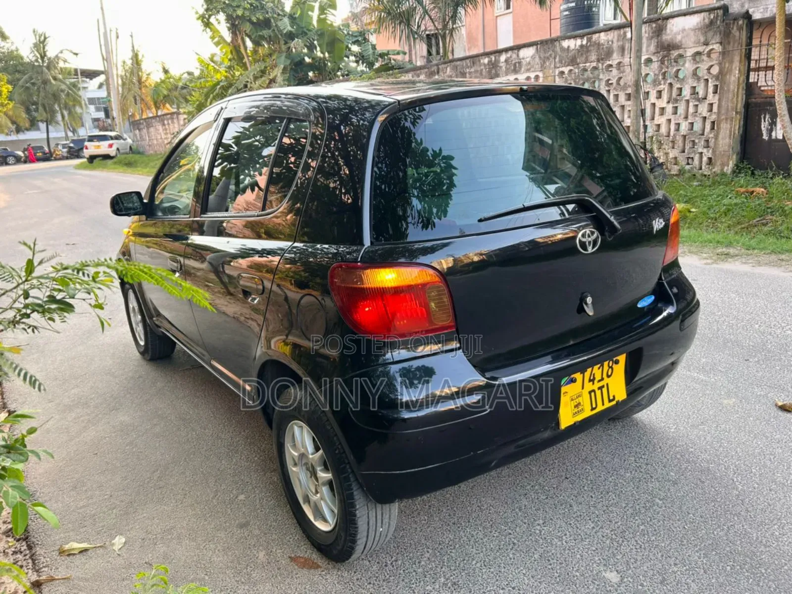 Toyota Vitz 2004 Black