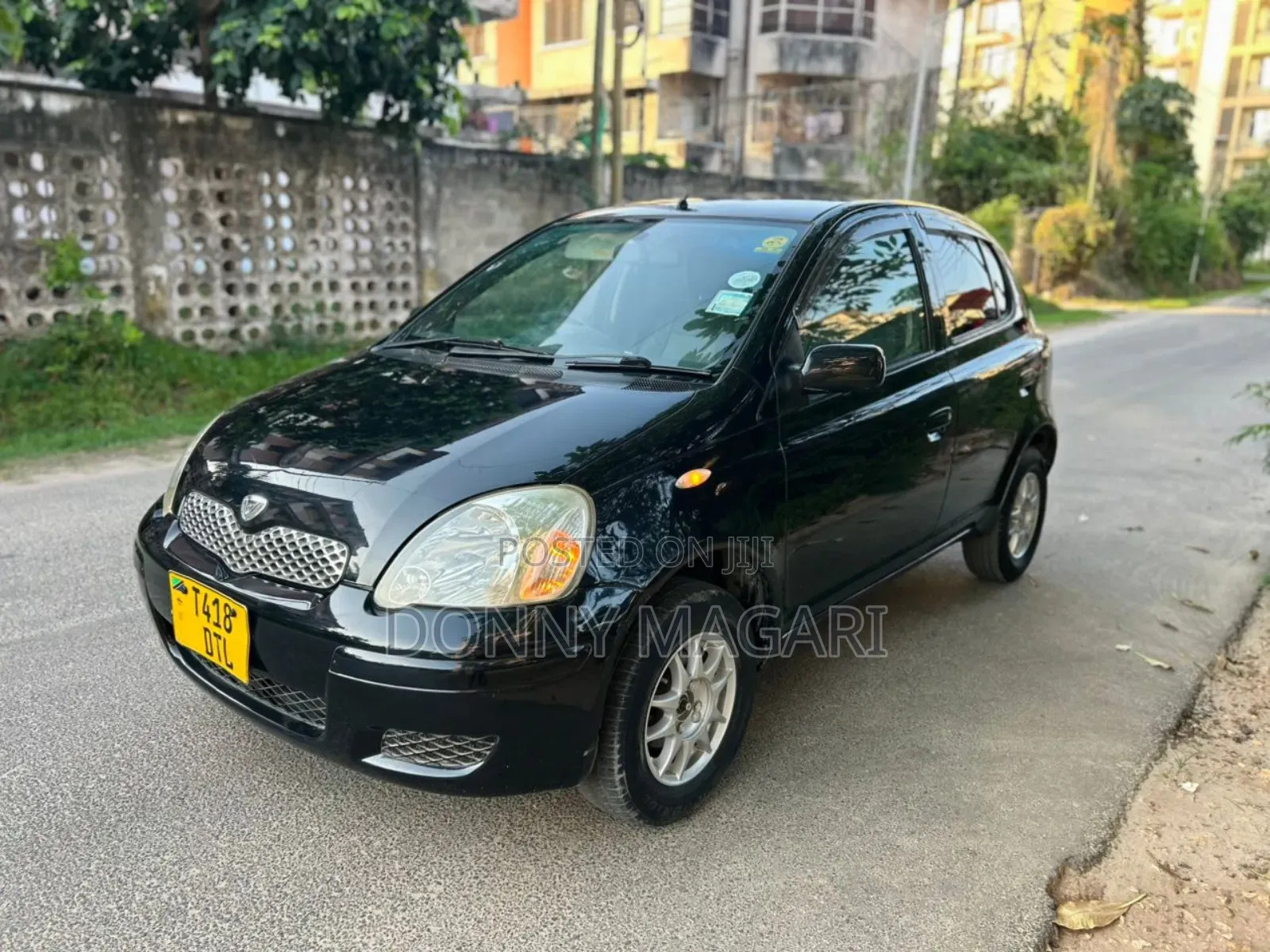Toyota Vitz 2004 Black
