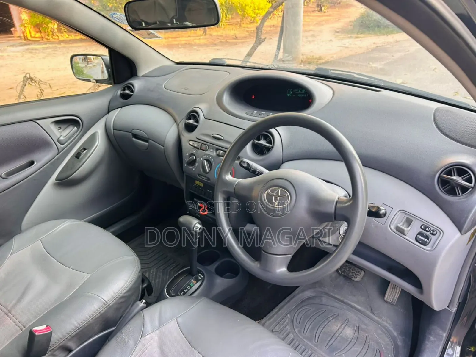 Toyota Vitz 2004 Black