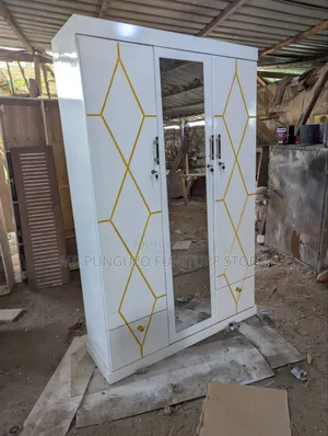 Kabati Milango Mitatu Classic Sana Kioo Kati