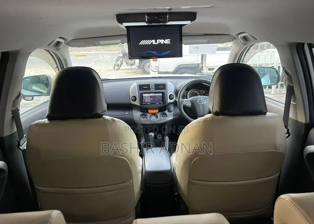 Toyota Vanguard 2011 Pearl