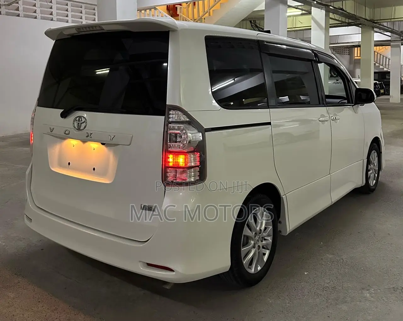 Toyota Voxy 2012 White