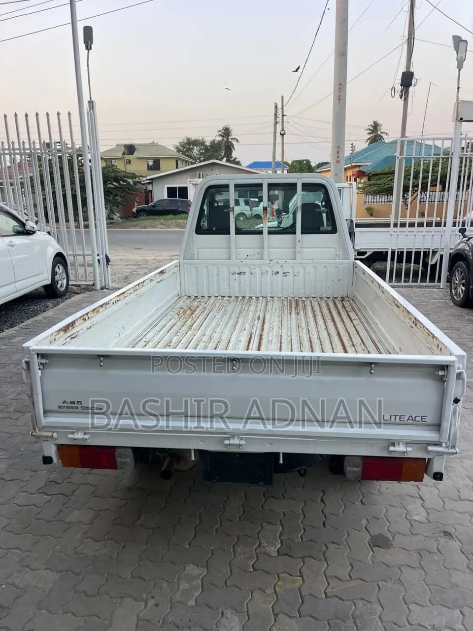Toyota Townace Truck 1 Tonnes Unregistered Mpya.