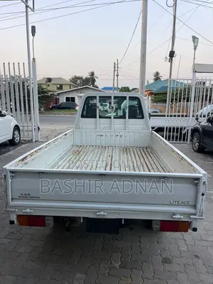 Toyota Townace Truck 1 Tonnes Unregistered Mpya.